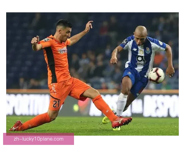 皇后大学以8-1战胜阿尔马城创下历史新纪录成为足球赛季焦点